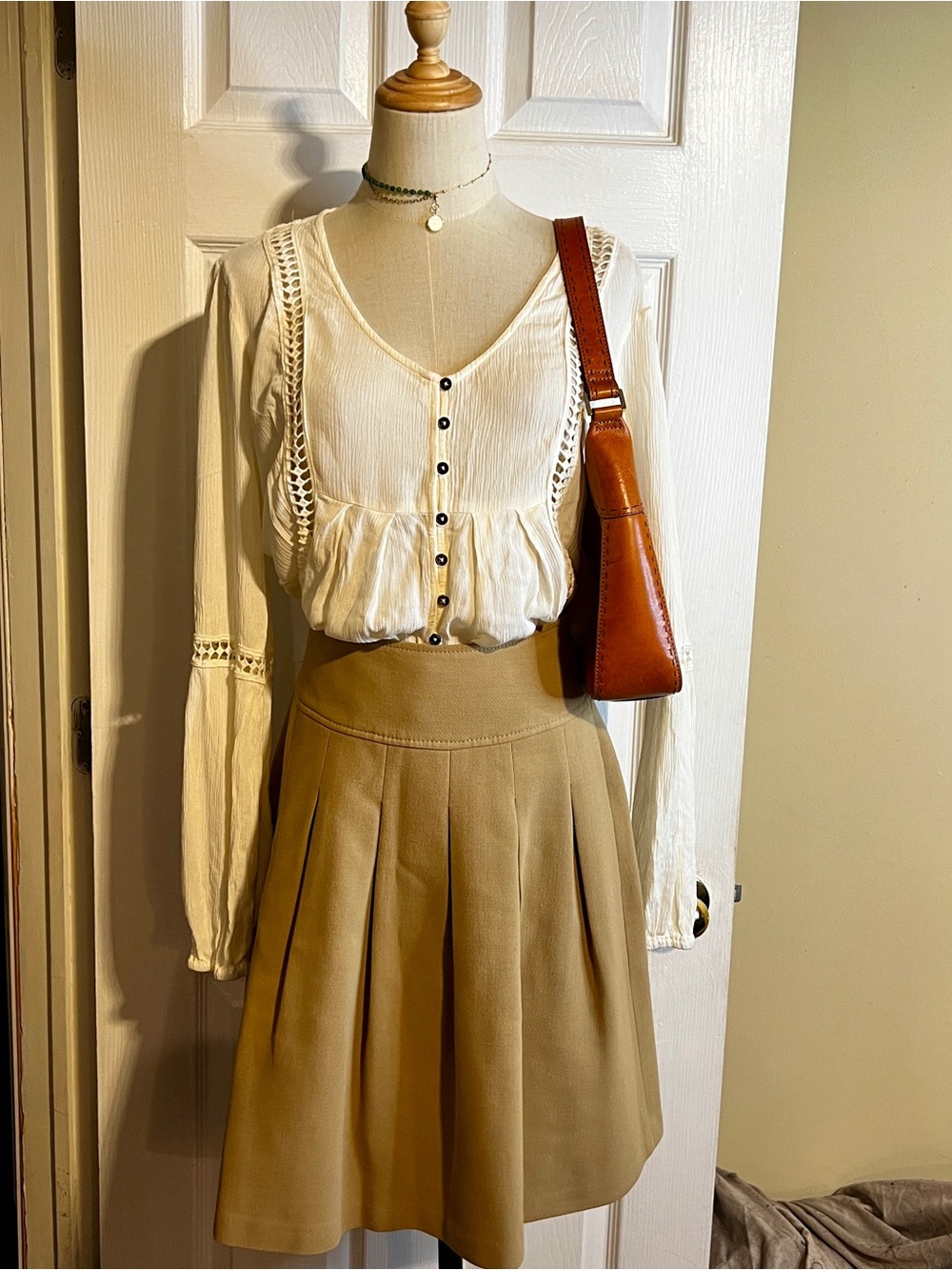 Banana Republic Wms Y2K Tan Wool Blend Aline Classic Preppy Pleated Skirt 2